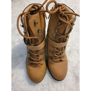 Andiamo Tan Brown High Heel Lace Up & Zipper Boot Size 5 1/2 M. Pre-Owned.